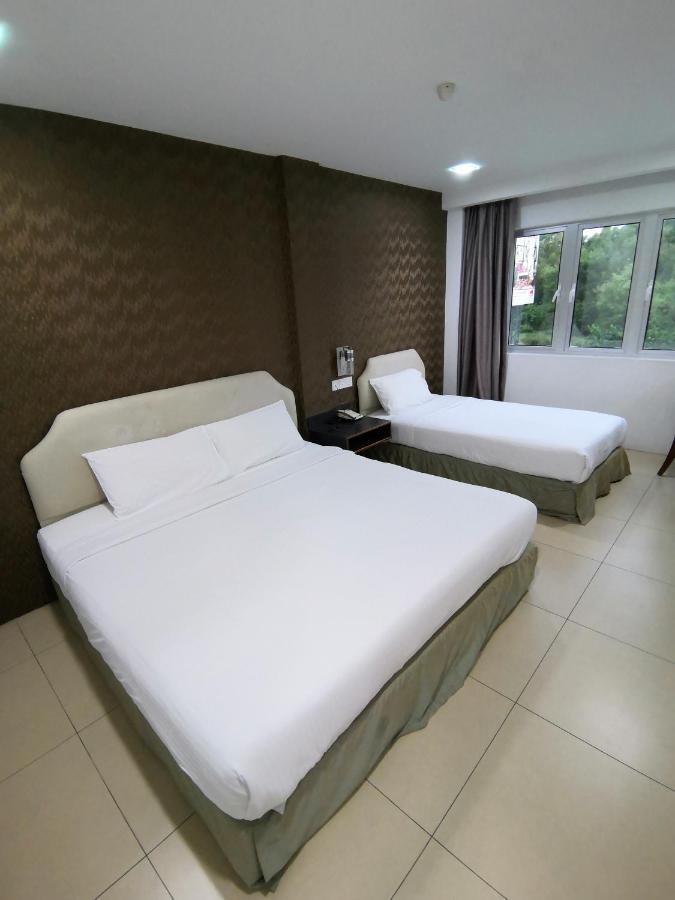 Hotel Avenue Куантан Экстерьер фото